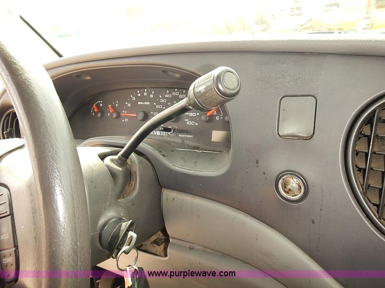 image for item J3119 2007 Ford E350 Super Duty van