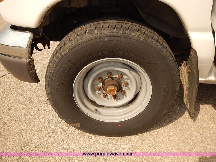 image for item J3119 2007 Ford E350 Super Duty van