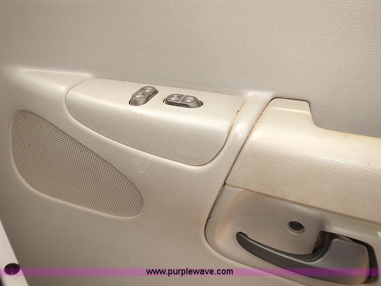 image for item J3119 2007 Ford E350 Super Duty van