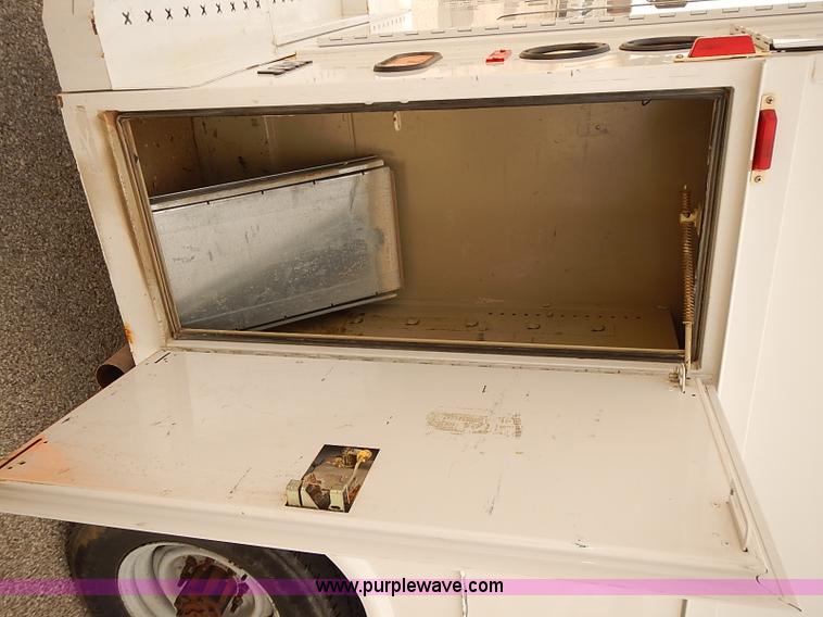 image for item J3119 2007 Ford E350 Super Duty van