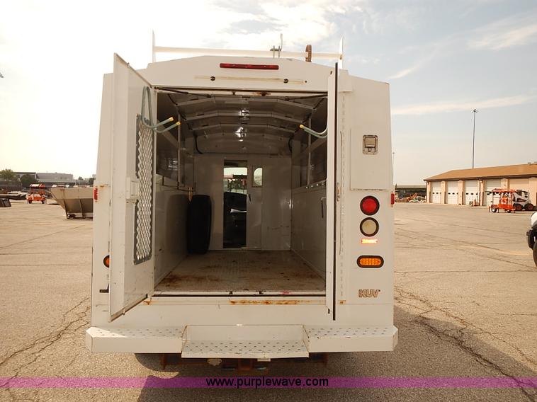 image for item J3119 2007 Ford E350 Super Duty van