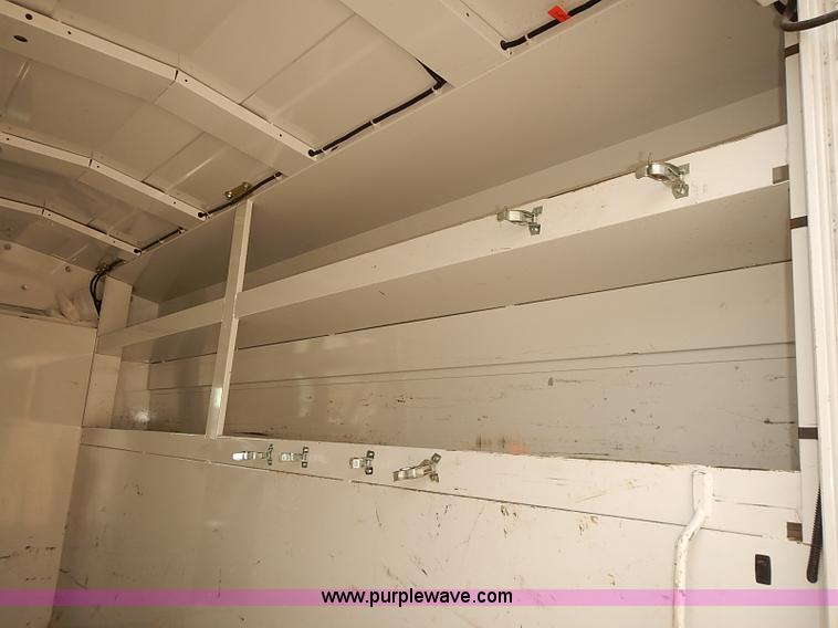 image for item J3119 2007 Ford E350 Super Duty van