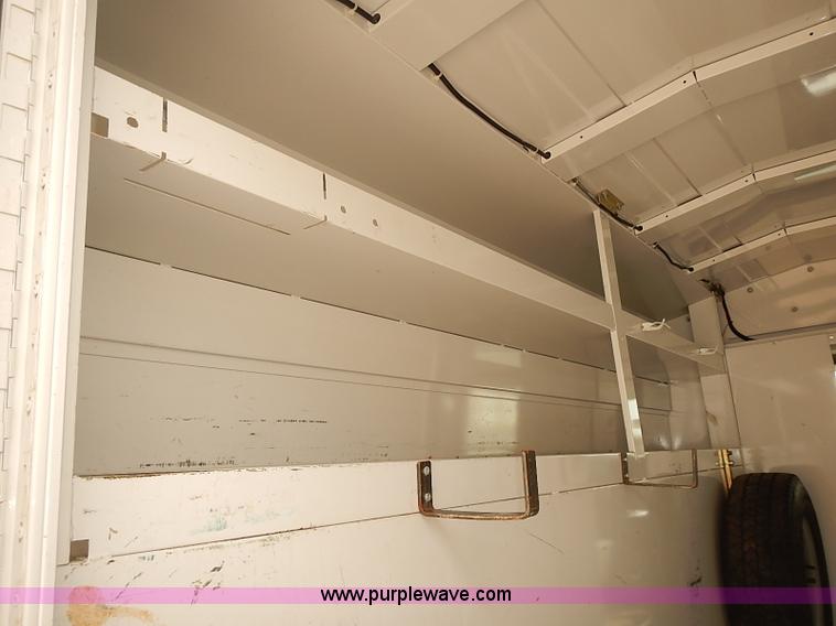 image for item J3119 2007 Ford E350 Super Duty van