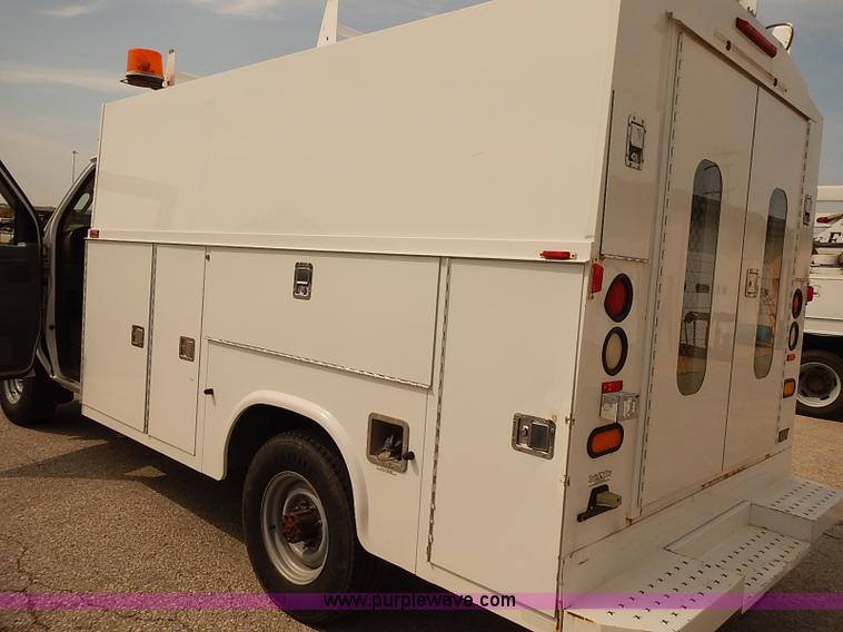 image for item J3119 2007 Ford E350 Super Duty van