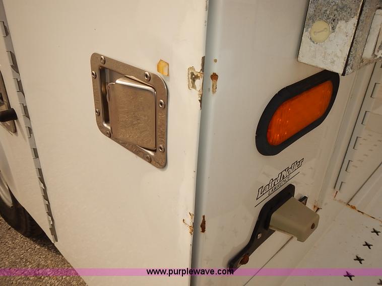 image for item J3119 2007 Ford E350 Super Duty van