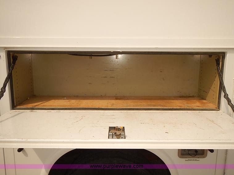 image for item J3119 2007 Ford E350 Super Duty van