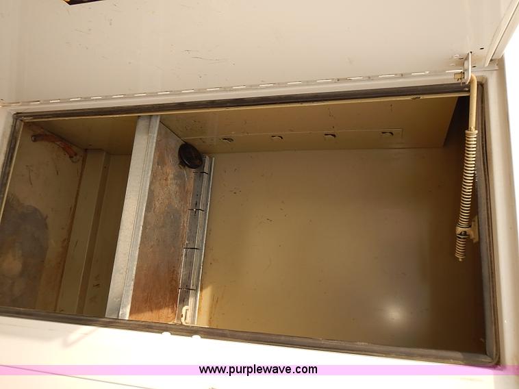 image for item J3119 2007 Ford E350 Super Duty van