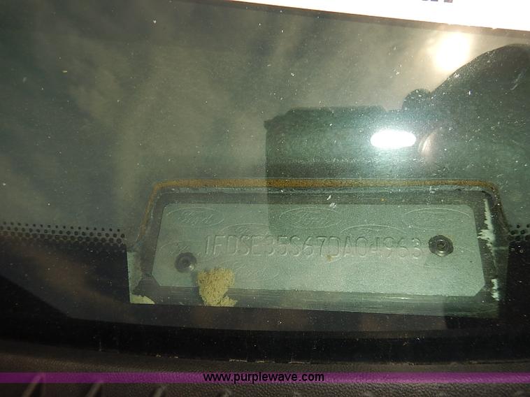 image for item J3119 2007 Ford E350 Super Duty van