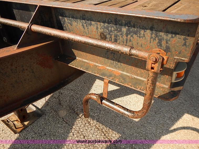 image for item J3120 1991 Holden flatbed trailer