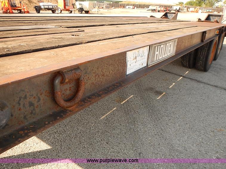 image for item J3120 1991 Holden flatbed trailer