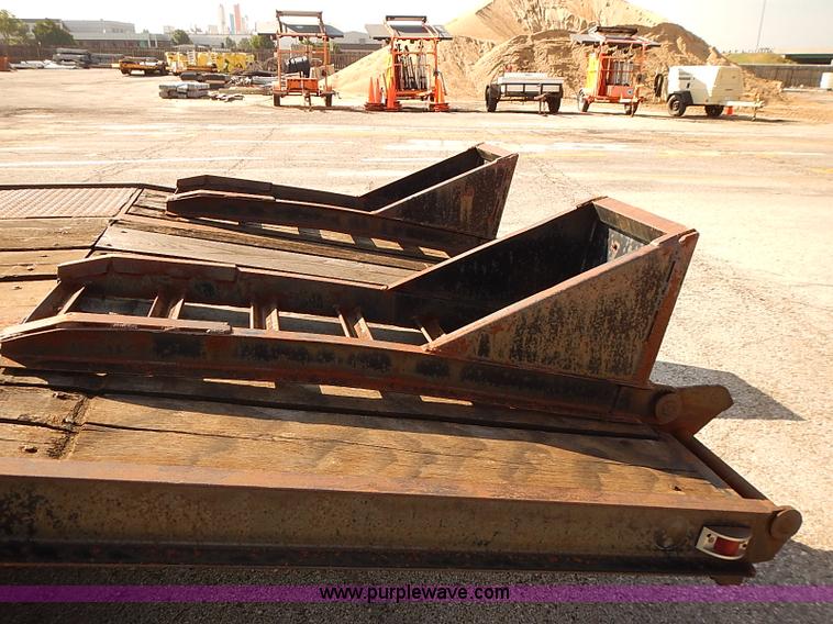 image for item J3120 1991 Holden flatbed trailer