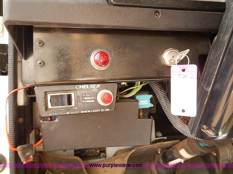 image for item J3121 2000 International 4900 dump truck