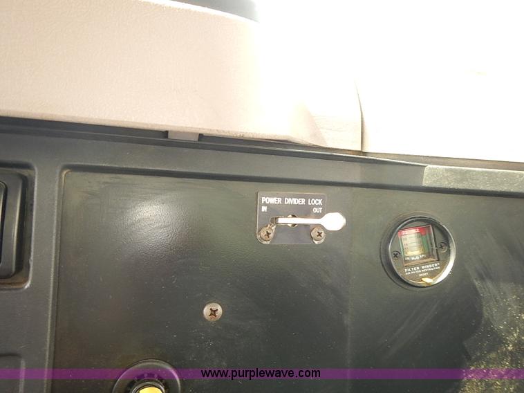 image for item J3121 2000 International 4900 dump truck