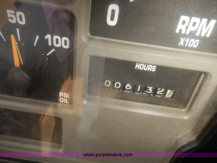 image for item J3121 2000 International 4900 dump truck