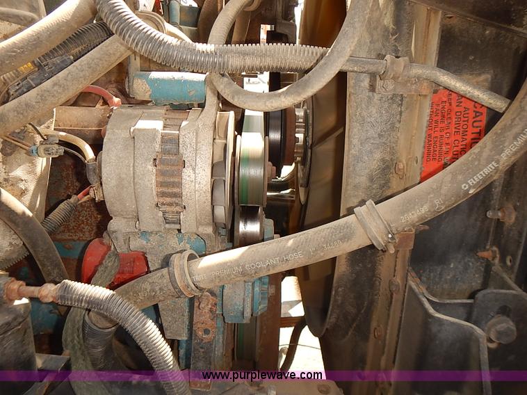 image for item J3121 2000 International 4900 dump truck