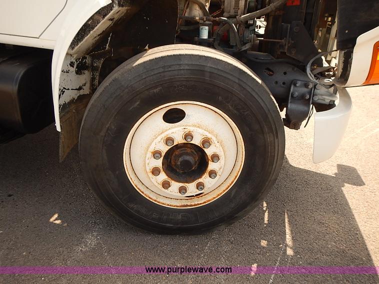 image for item J3121 2000 International 4900 dump truck