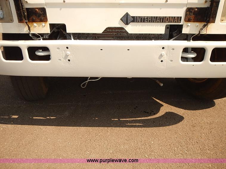 image for item J3121 2000 International 4900 dump truck