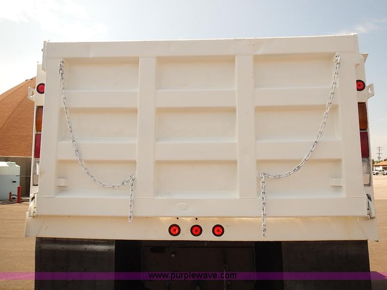 image for item J3121 2000 International 4900 dump truck