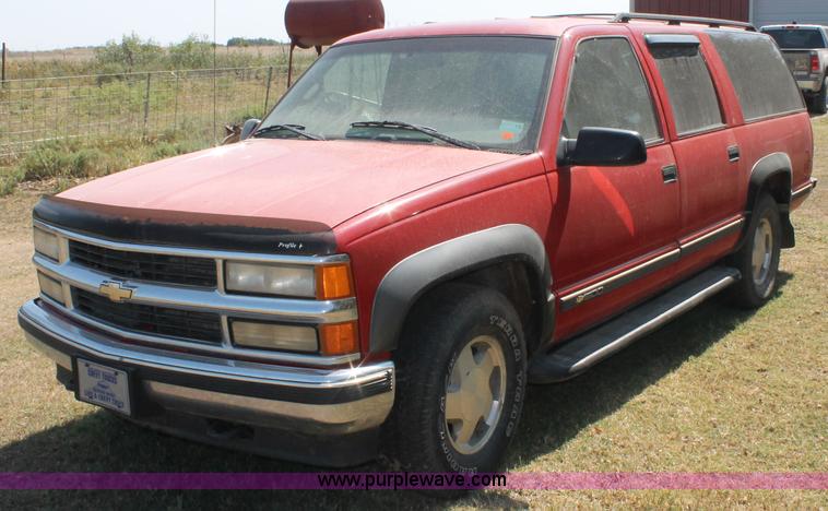 image for item AJ9324 1996 Chevrolet Suburban K1500 SUV