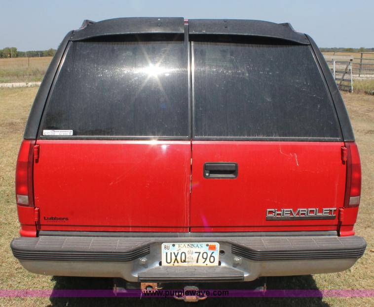 image for item AJ9324 1996 Chevrolet Suburban K1500 SUV