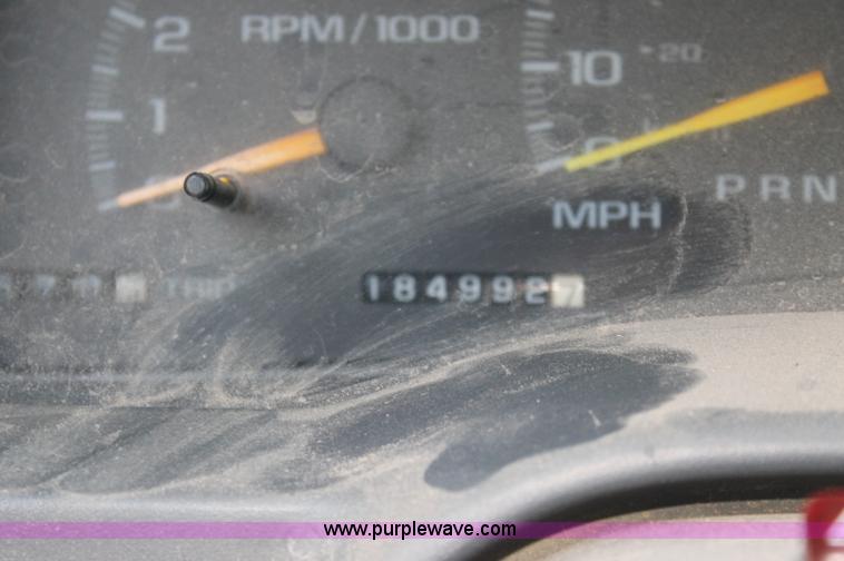 image for item AJ9324 1996 Chevrolet Suburban K1500 SUV