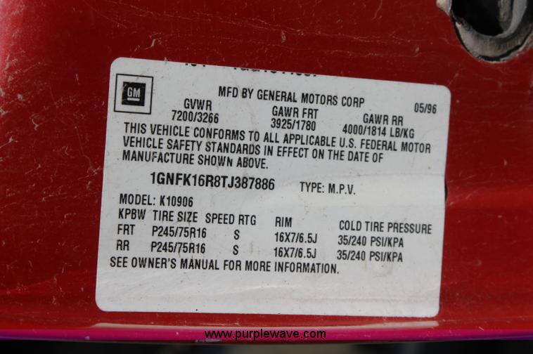 image for item AJ9324 1996 Chevrolet Suburban K1500 SUV