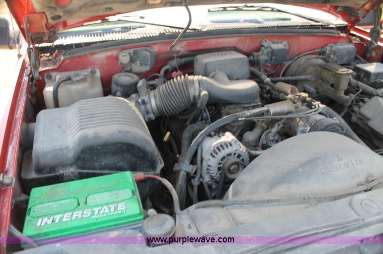 image for item AJ9324 1996 Chevrolet Suburban K1500 SUV