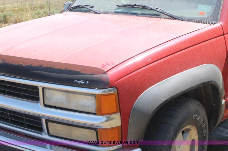 image for item AJ9324 1996 Chevrolet Suburban K1500 SUV