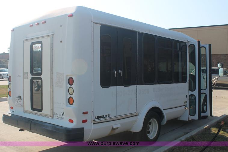 image for item AJ9341 2001 Chevrolet Express G3500 El Dorado bus