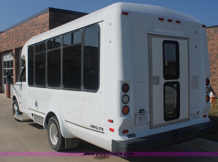 image for item AJ9341 2001 Chevrolet Express G3500 El Dorado bus