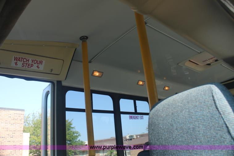 image for item AJ9341 2001 Chevrolet Express G3500 El Dorado bus