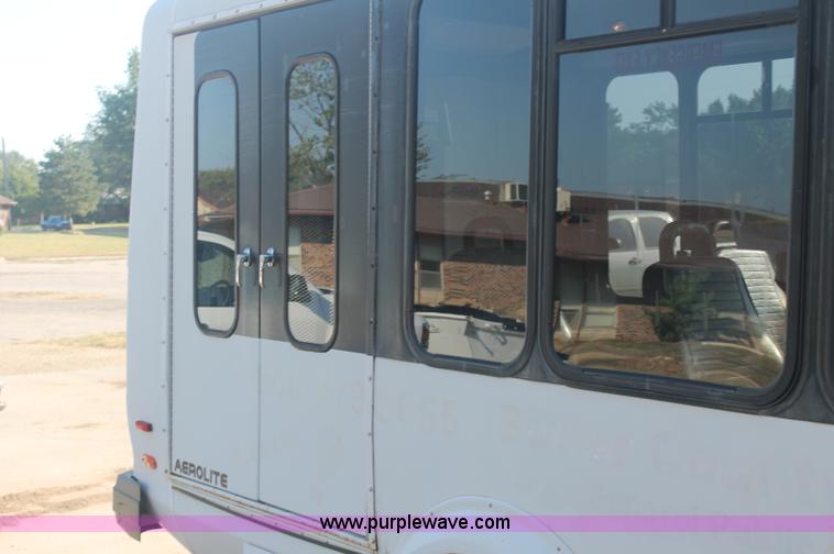 image for item AJ9341 2001 Chevrolet Express G3500 El Dorado bus