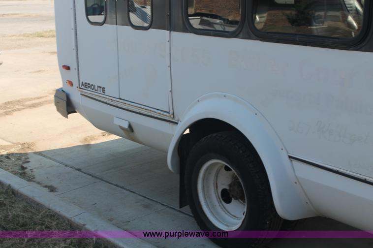 image for item AJ9341 2001 Chevrolet Express G3500 El Dorado bus