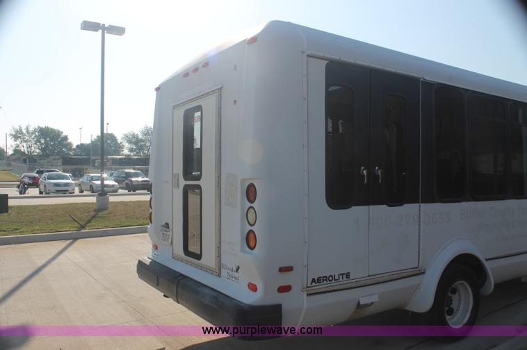 image for item AJ9341 2001 Chevrolet Express G3500 El Dorado bus