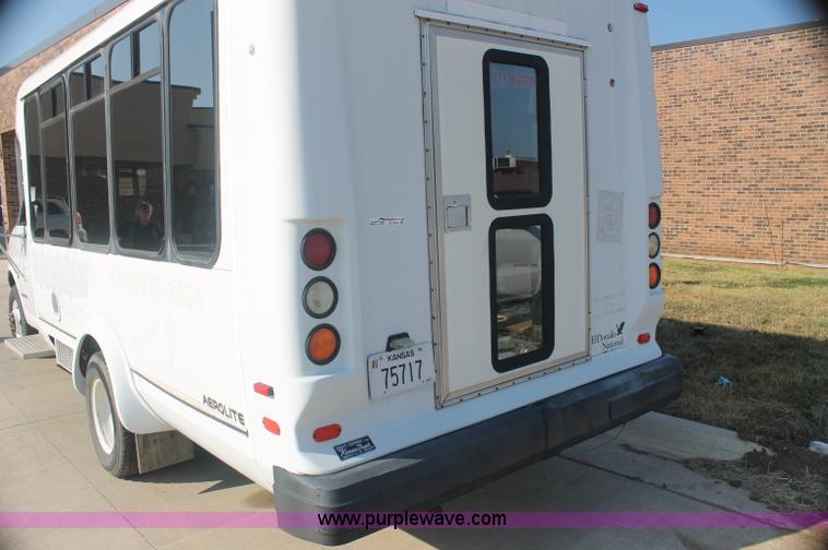 image for item AJ9341 2001 Chevrolet Express G3500 El Dorado bus