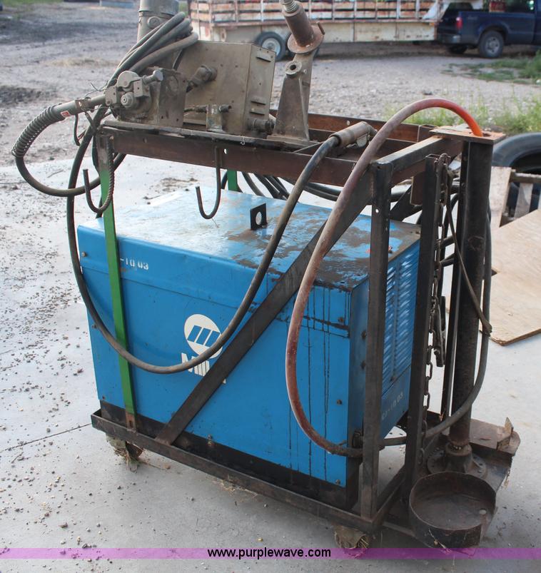image for item AV9461 Miller Deltaweld 450 DC arc welder