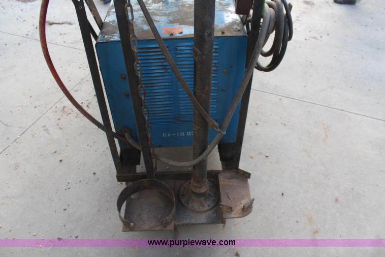 image for item AV9461 Miller Deltaweld 450 DC arc welder