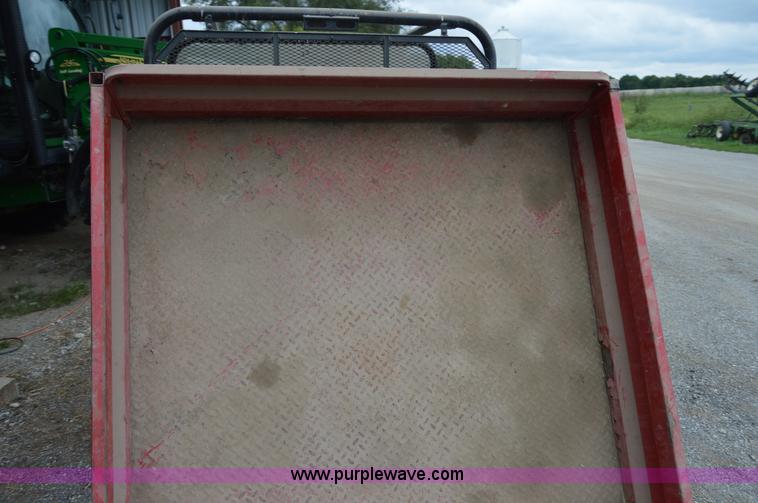 image for item AW9176 2000 Kawasaki Mule 2510 utility vehicle