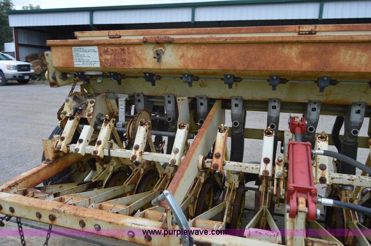 image for item AW9178 1984 Traux 812 grass drill