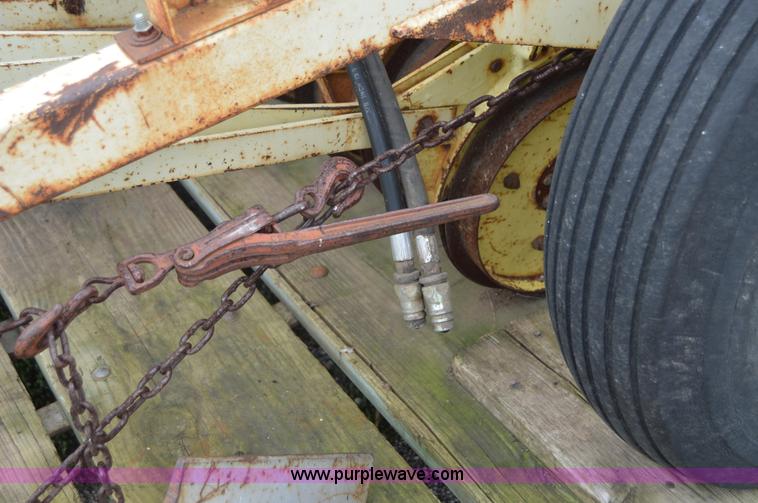 image for item AW9178 1984 Traux 812 grass drill