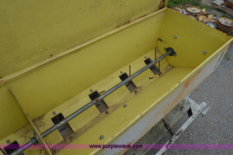 image for item AW9178 1984 Traux 812 grass drill