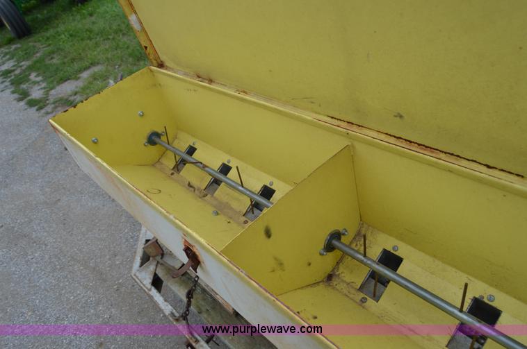 image for item AW9178 1984 Traux 812 grass drill