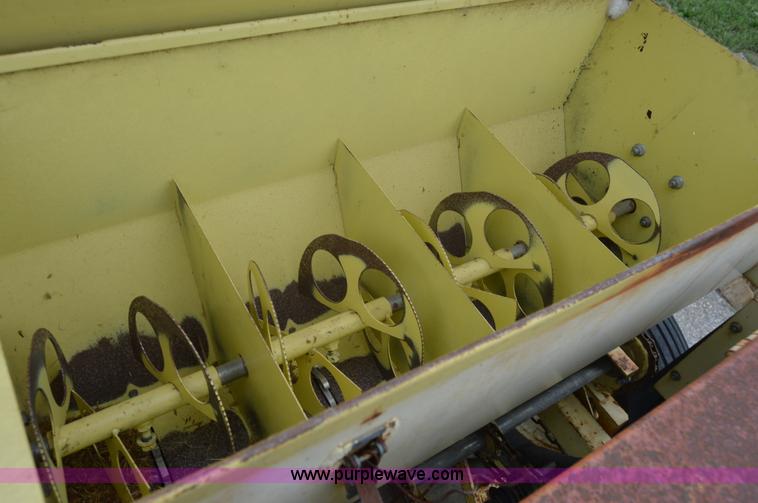 image for item AW9178 1984 Traux 812 grass drill