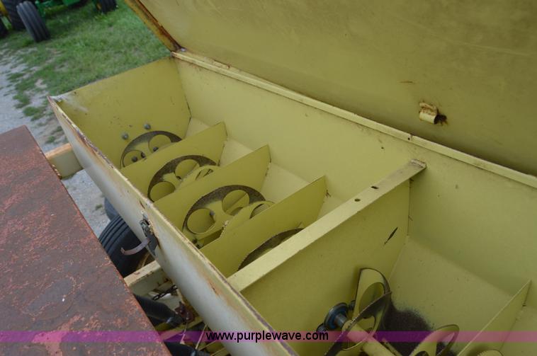 image for item AW9178 1984 Traux 812 grass drill