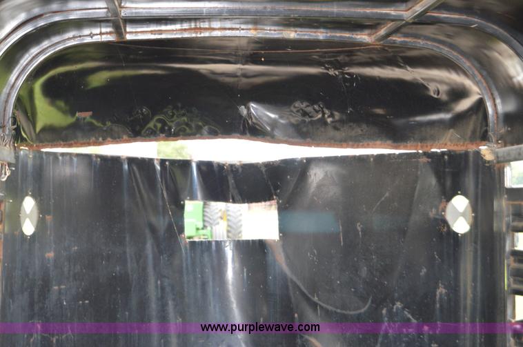 image for item AW9179 1983 W-W All Around Cattle Trailer