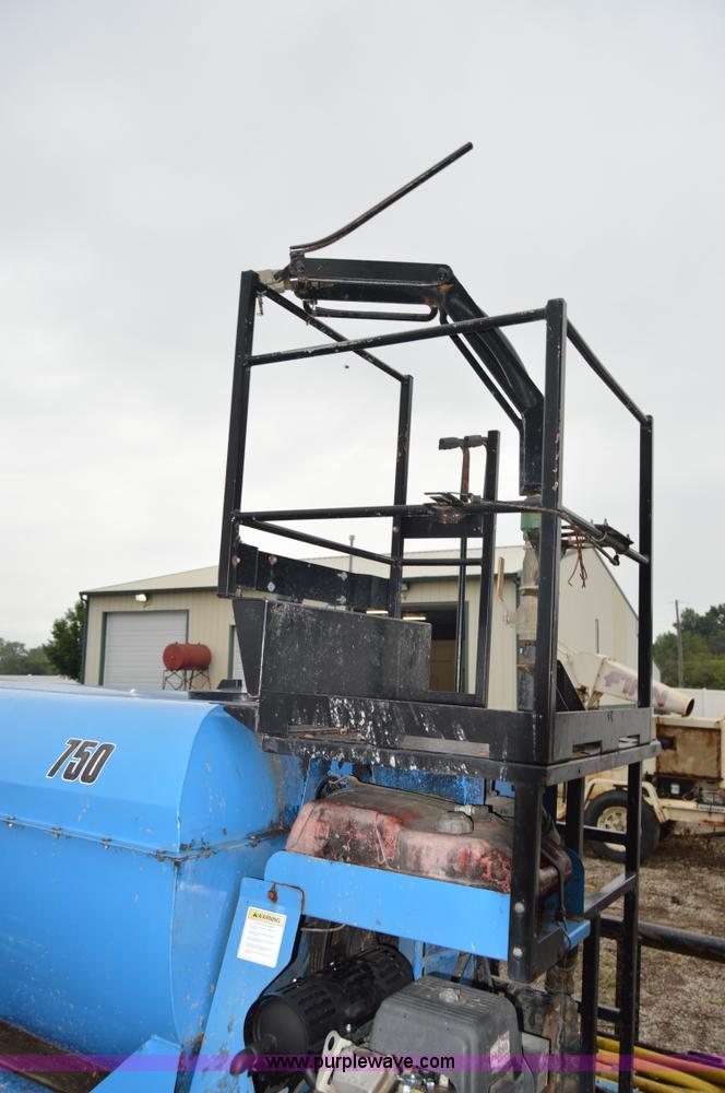 image for item AW9183 Kincaid 750 AGI gator aero seeder