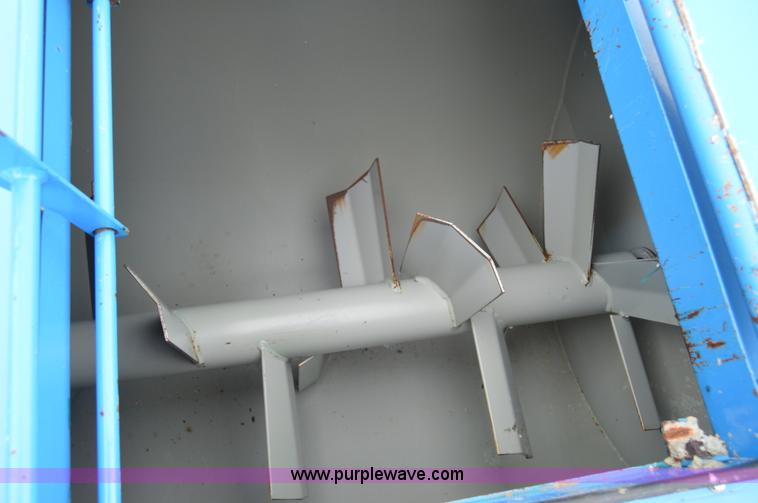 image for item AW9183 Kincaid 750 AGI gator aero seeder