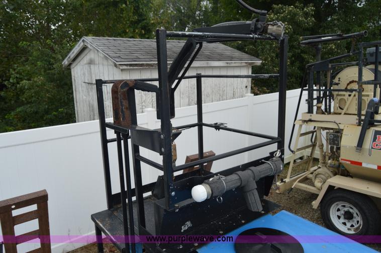 image for item AW9183 Kincaid 750 AGI gator aero seeder