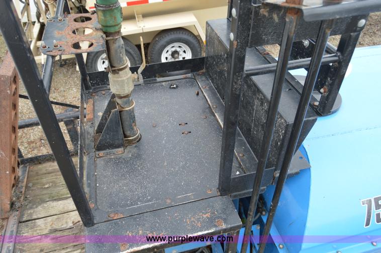 image for item AW9183 Kincaid 750 AGI gator aero seeder