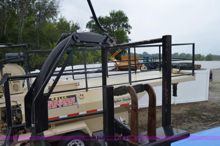 image for item AW9183 Kincaid 750 AGI gator aero seeder